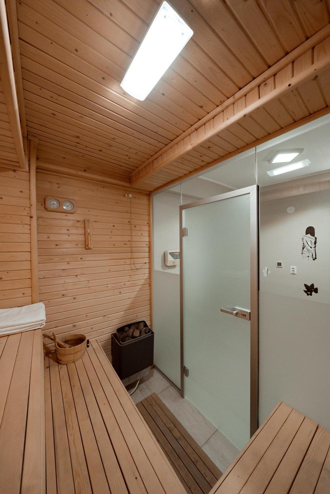 Quantum House Hotel Vatra Dornei Exterior photo