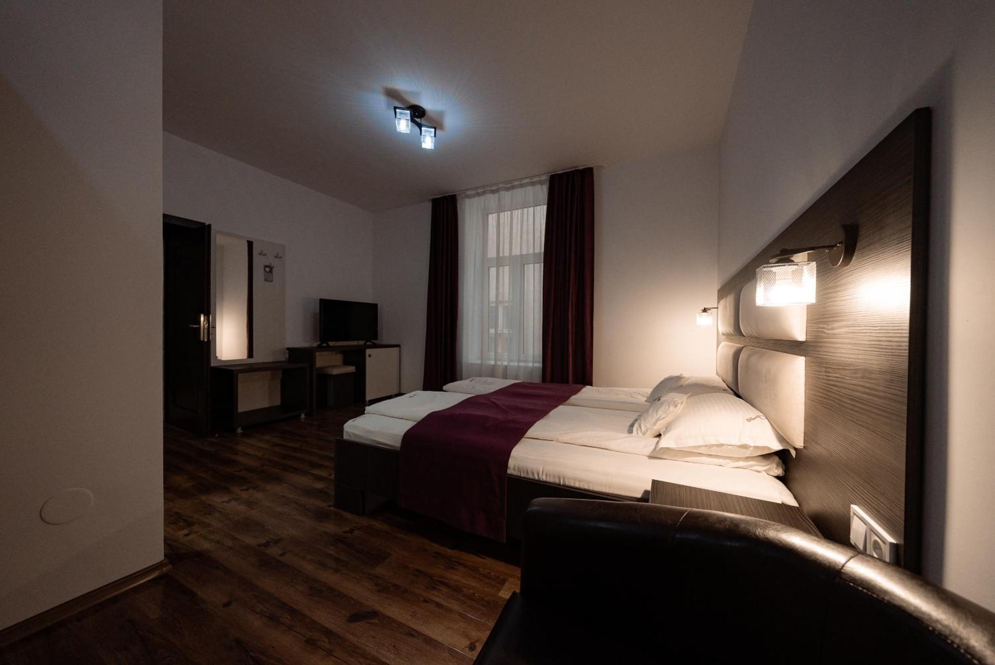 Quantum House Hotel Vatra Dornei Exterior photo