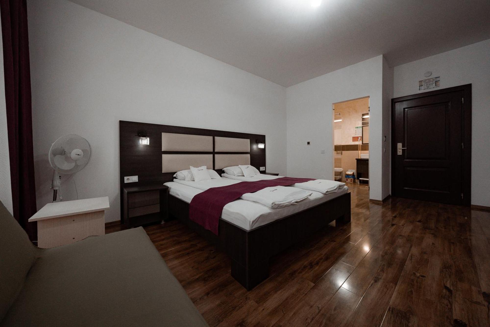 Quantum House Hotel Vatra Dornei Exterior photo