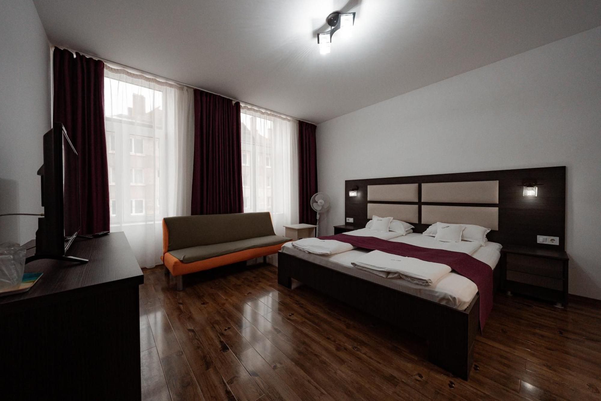 Quantum House Hotel Vatra Dornei Exterior photo